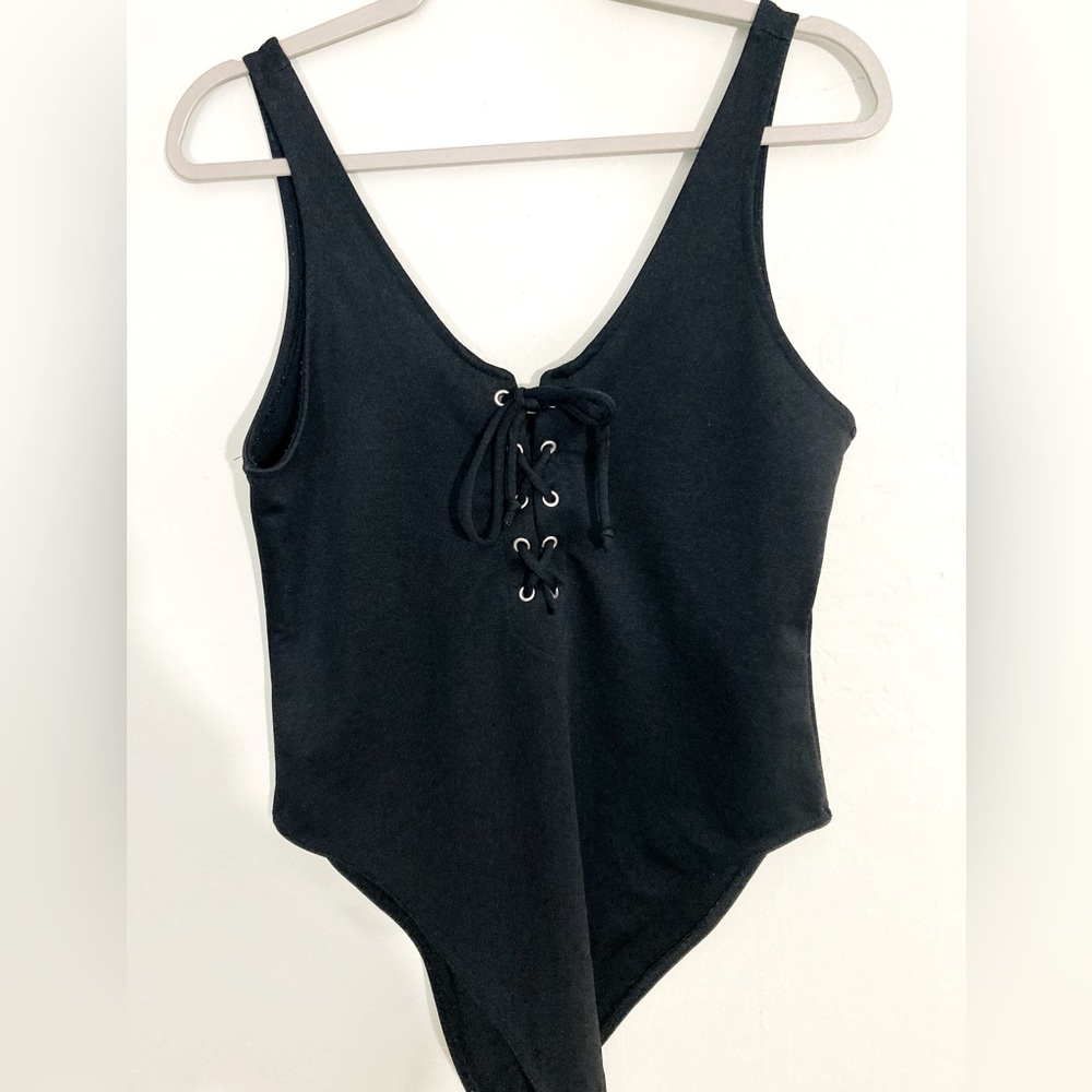 *Divided black lace-up bodysuit L